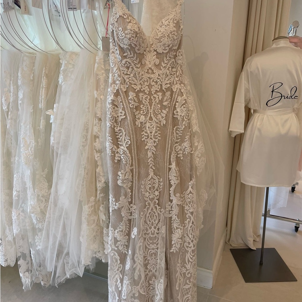 Essense of Australia Lace Mermaid Wedding Dress in Ivory & Veil